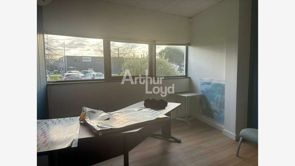 Bureaux de 1147m² à vendre à Bellevigny