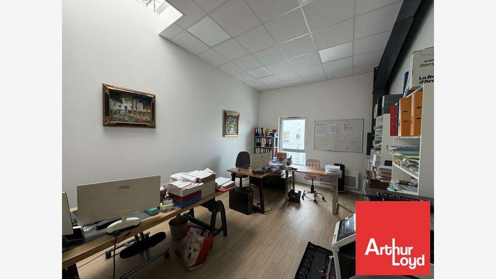Bureau 32m² R+2 à vendre à Biard
