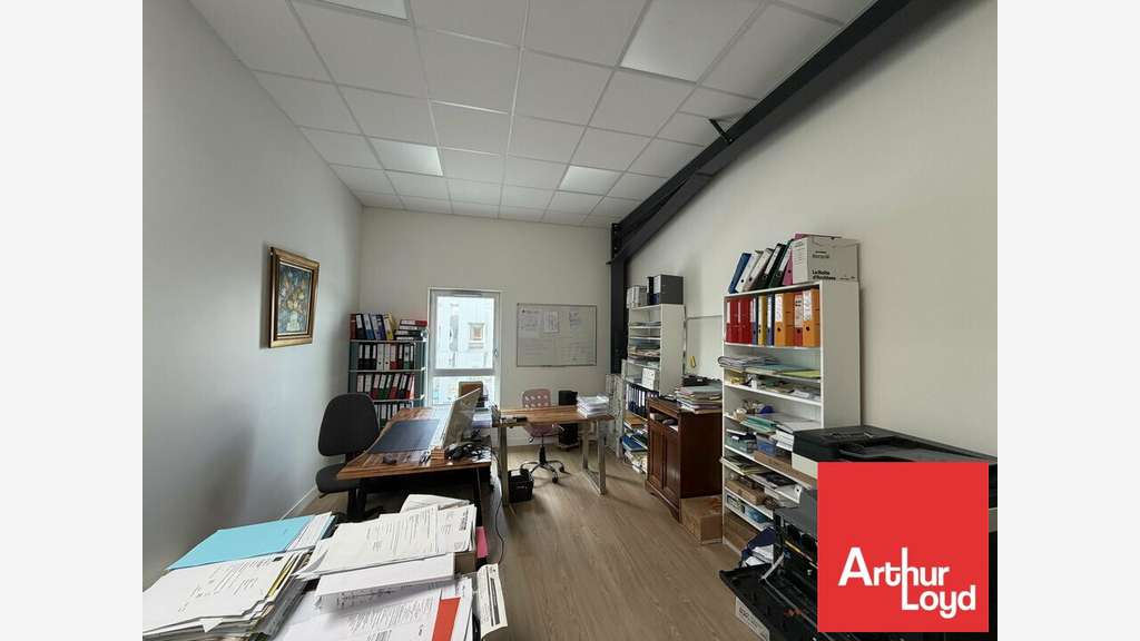 Bureau 32m² R+2 à vendre à Biard