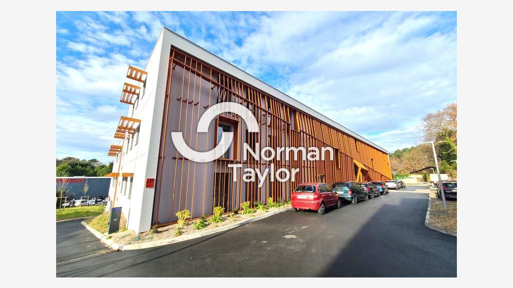 Bureaux neufs de 48 à 120 m² à vendre à Biarritz