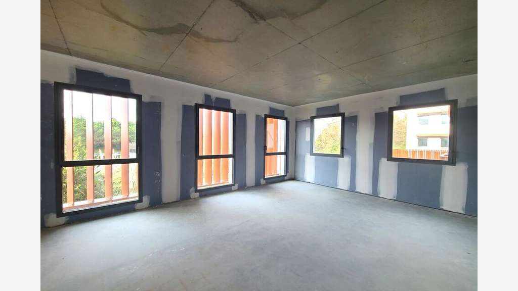 Bureaux neufs de 48 à 120 m² à vendre à Biarritz