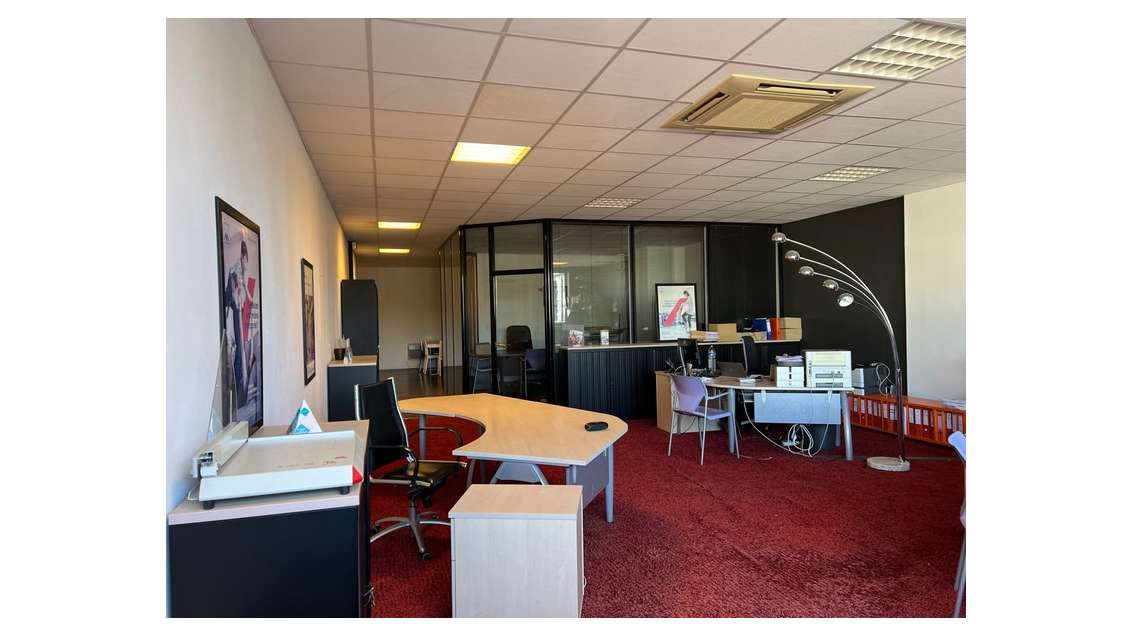 Bureaux fonctionnels 122m² à vendre à Bihorel