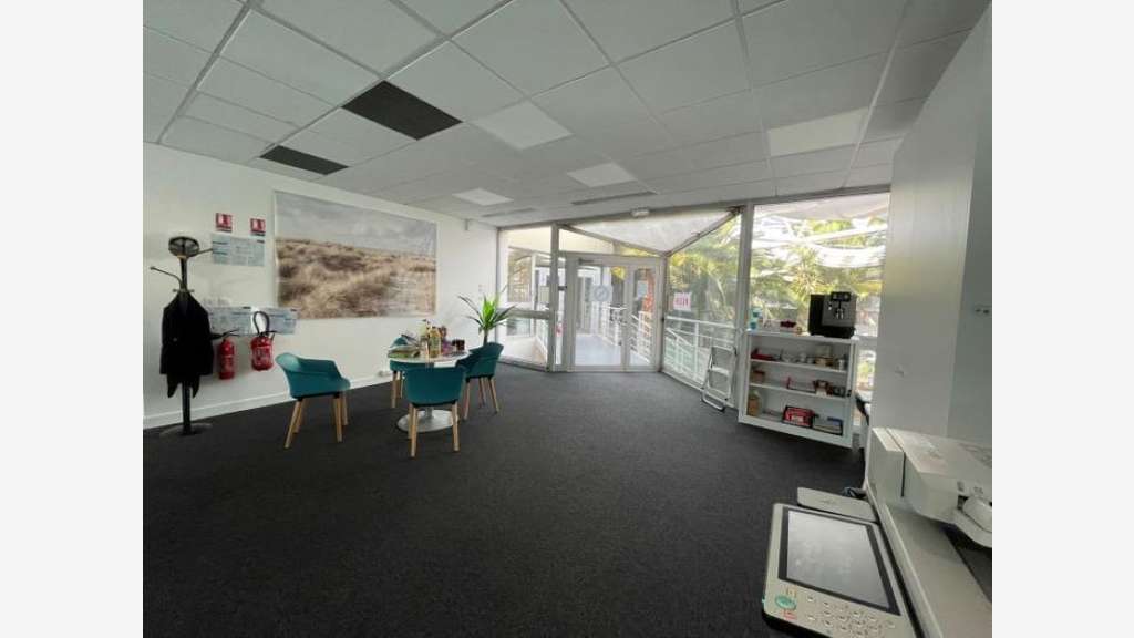 Bureaux 150m² R+1 à vendre proche Bordeaux Lac