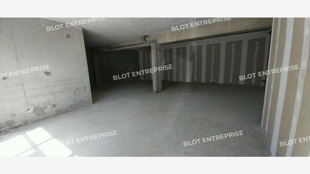 À vendre bureaux 99m² belle visibilité Brest RD