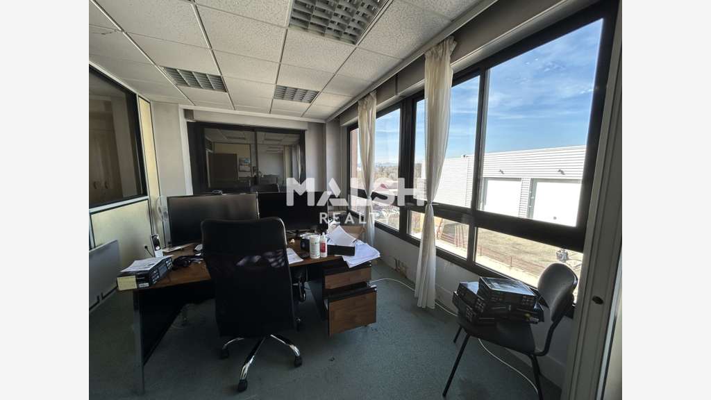 Bureaux à vendre 186m² avec terrasse Brignais A450