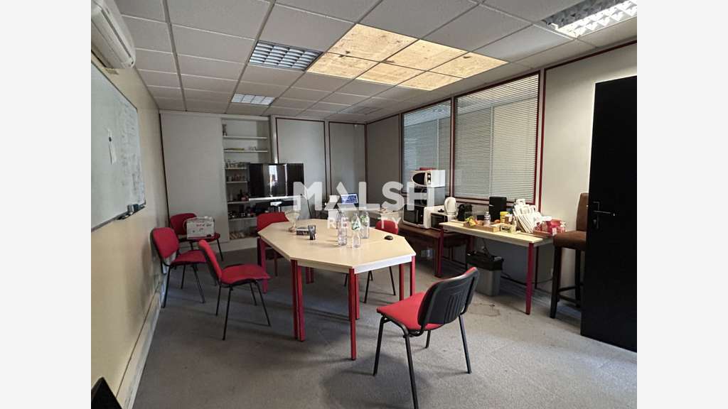 Bureaux à vendre 186m² avec terrasse Brignais A450