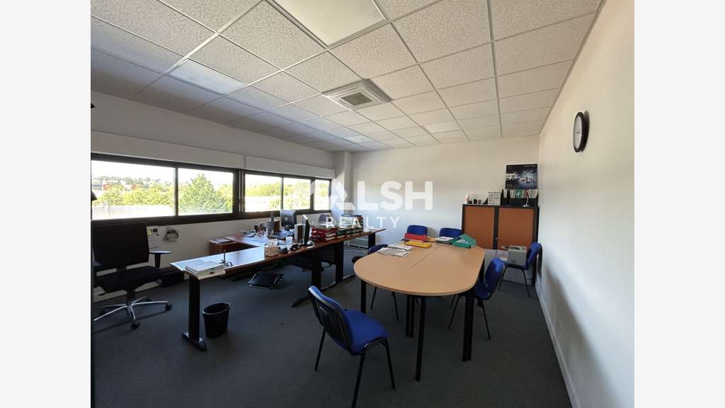 Local mixte bureaux et atelier à vendre à Brignais