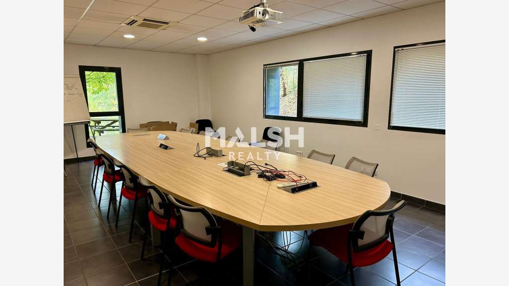 Bureaux à vendre ou à louer 696m² à Brignais