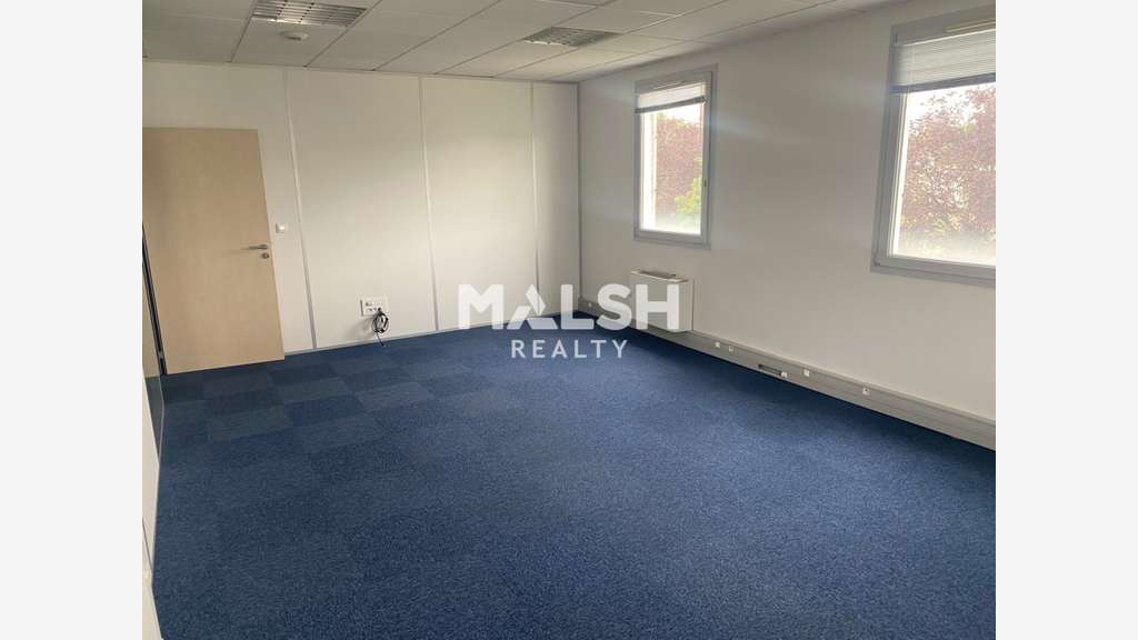 Bureaux divisibles de 426m² à vendre à Bron