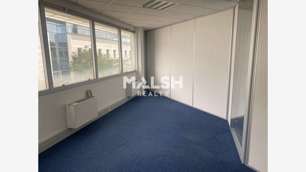 Bureaux divisibles de 426m² à vendre à Bron
