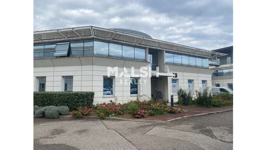 Bureaux divisibles de 426m² à vendre à Bron