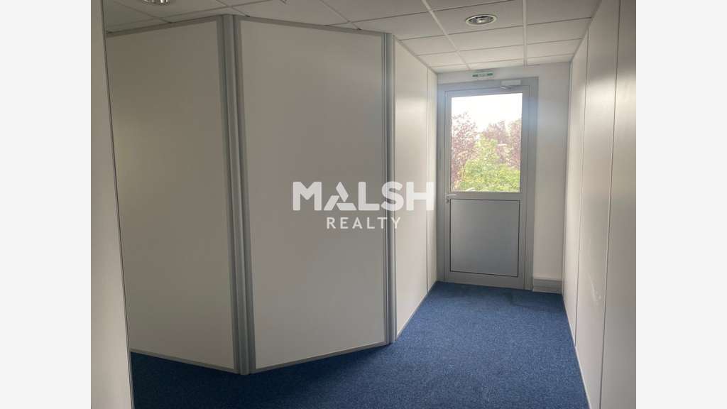 Bureaux divisibles de 426m² à vendre à Bron