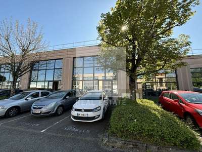 A vendre bureaux 200m² lumineux Bron Parc du Chêne