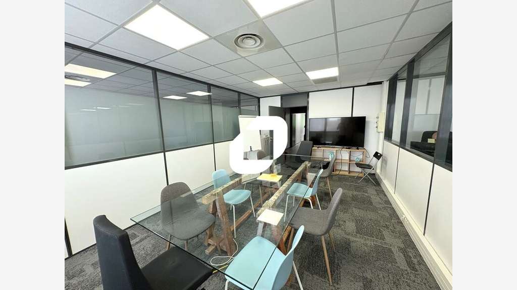 Vente Bureaux 266m² Bron