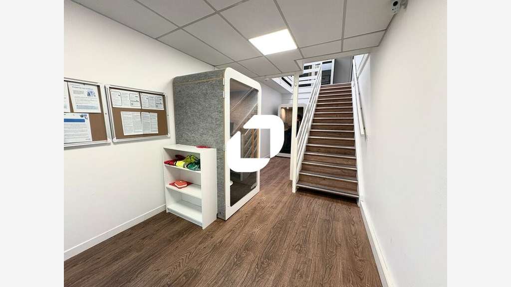 Vente Bureaux 266m² Bron