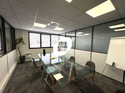 Vente Bureaux 266m² Bron