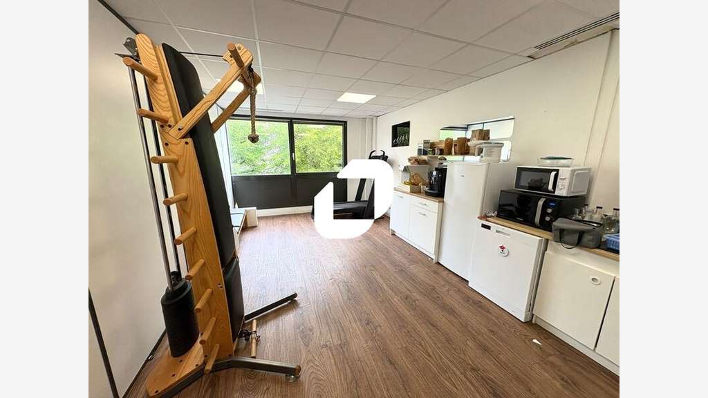 Vente Bureaux 266m² Bron