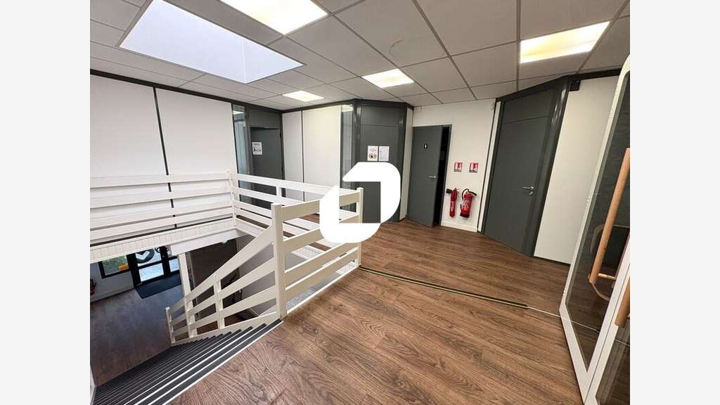 Vente Bureaux 266m² Bron