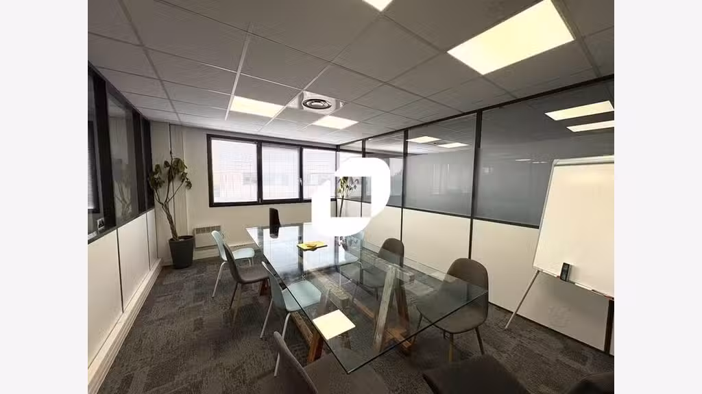 Vente Bureaux 266m² Bron