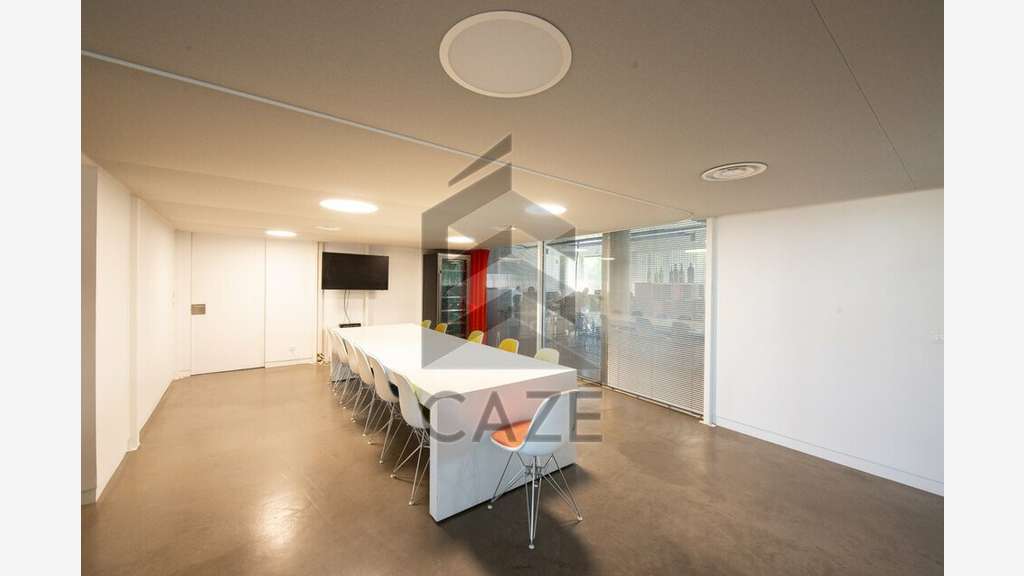 Superbes bureaux 363m² à vendre à Bruges