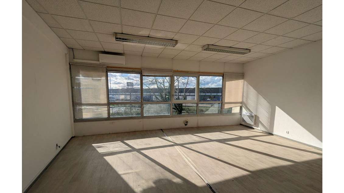 Vente bureaux 35m² à Bruges Zone Cantinole Sud
