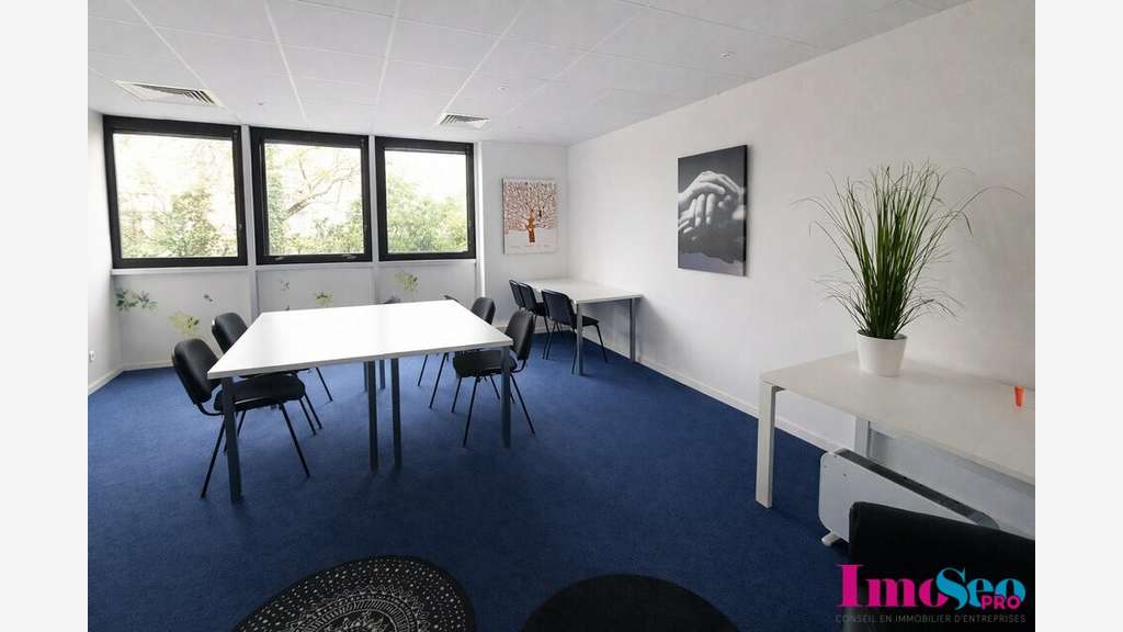 Bureaux 86m² ERP à vendre sortie n°4 rocade Bruges
