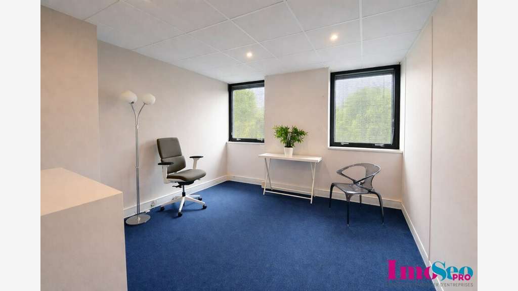 Bureaux 86m² ERP à vendre sortie n°4 rocade Bruges