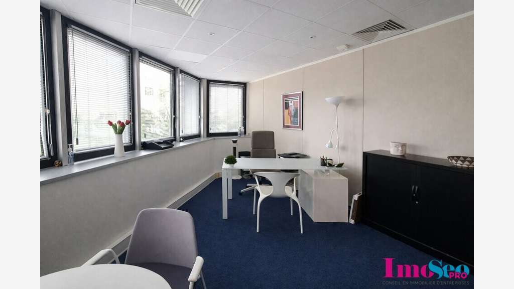 Bureaux 86m² ERP à vendre sortie n°4 rocade Bruges