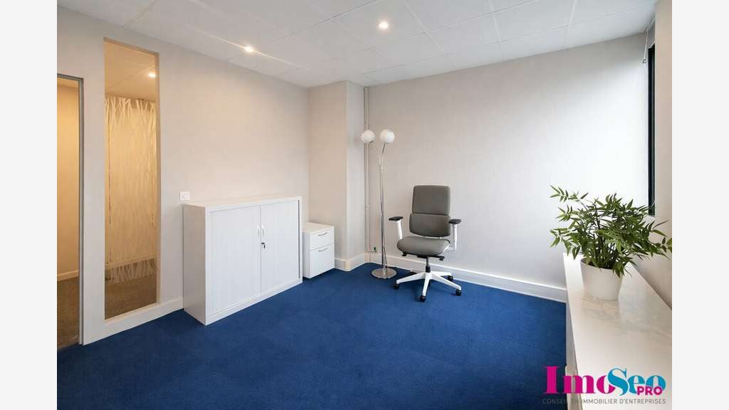 Bureaux 86m² ERP à vendre sortie n°4 rocade Bruges