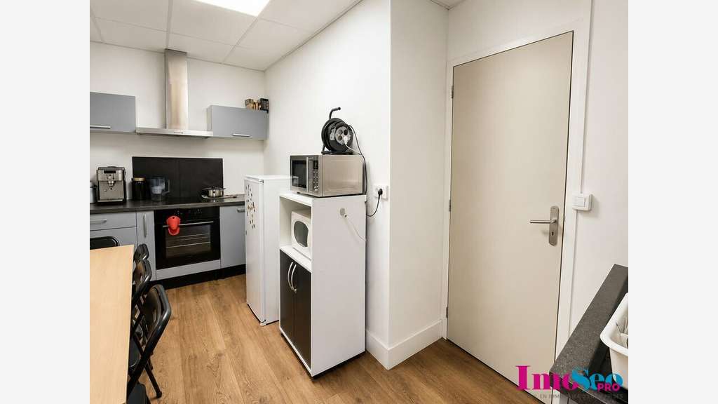 Bureaux 85m² RDC à vendre à Bruges