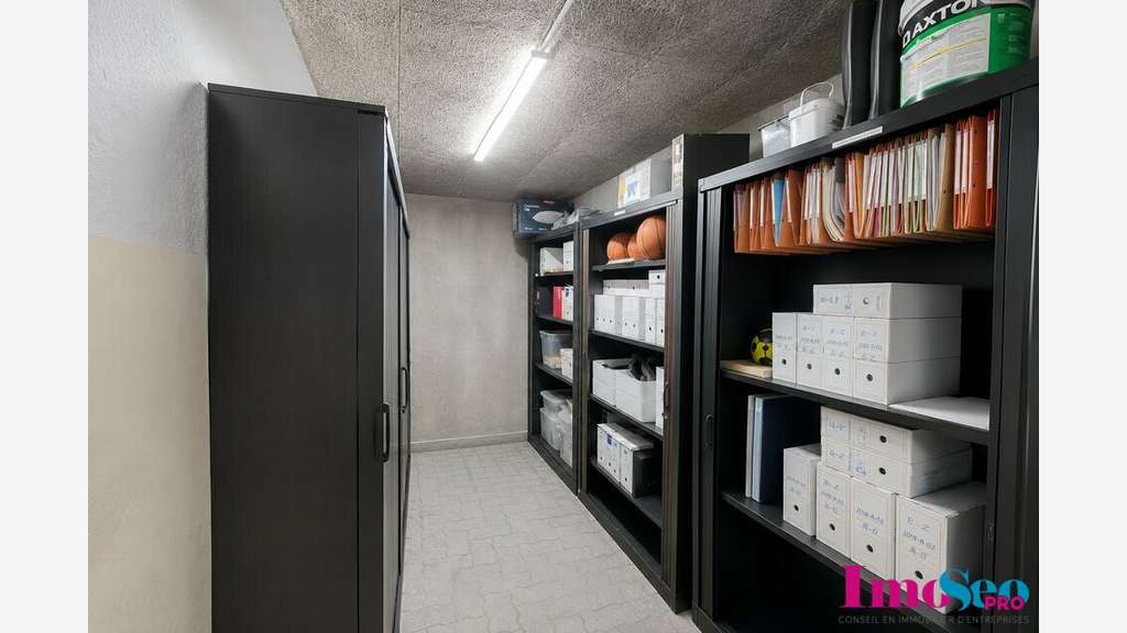 Bureaux 85m² RDC à vendre à Bruges