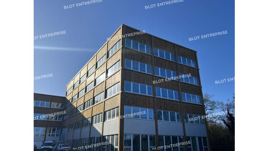 Vente bureaux neufs 1 126m² au 3ème étage à Bruz