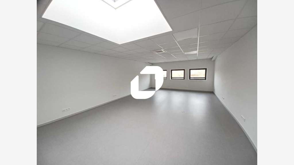 Vente Bureaux 80m² Bussy saint georges