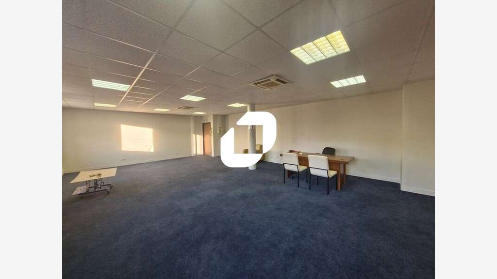 Vente Bureaux 63m² Bussy saint georges