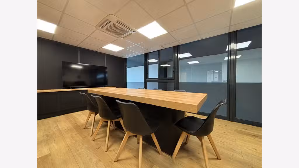 Bureaux 140m² et 2 garages Cannes la Bocca centre