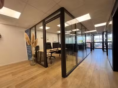 Bureaux 140m² et 2 garages Cannes la Bocca centre