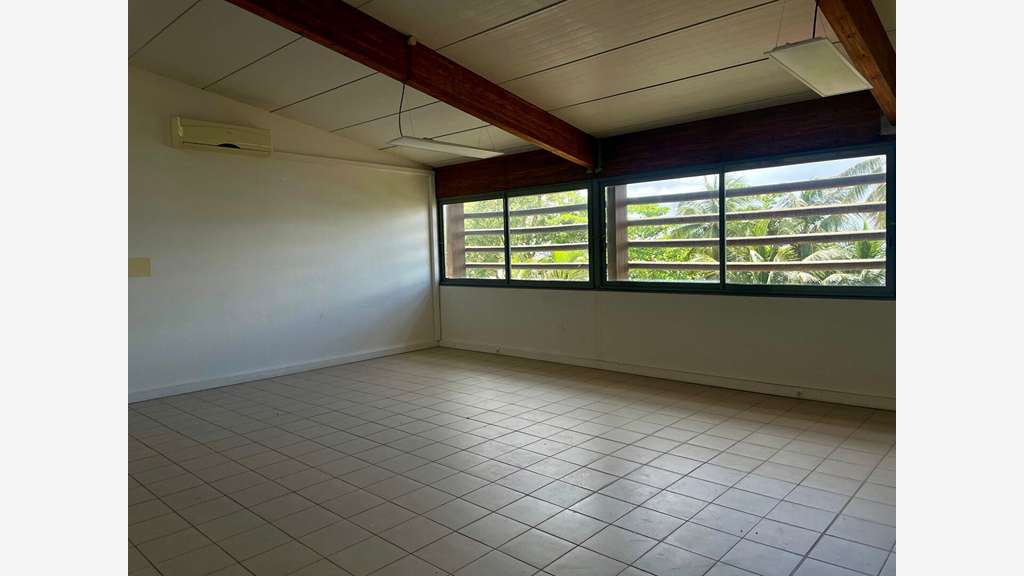 Vente bureaux de 162m² à Capesterre Belle Eau