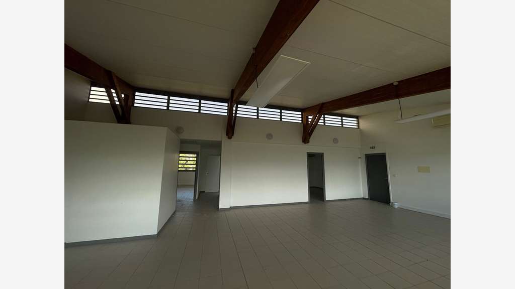 Vente bureaux de 162m² à Capesterre Belle Eau