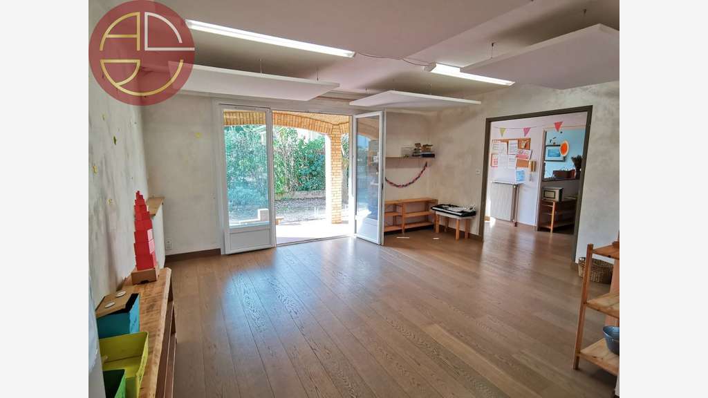 Vente bureaux de 196m² avec log à Castanet-Tolosan