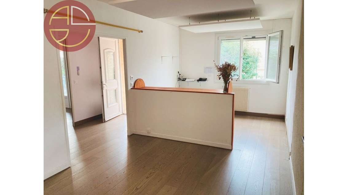 Vente bureaux de 196m² avec log à Castanet-Tolosan