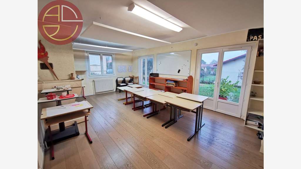 Vente bureaux de 196m² avec log à Castanet-Tolosan