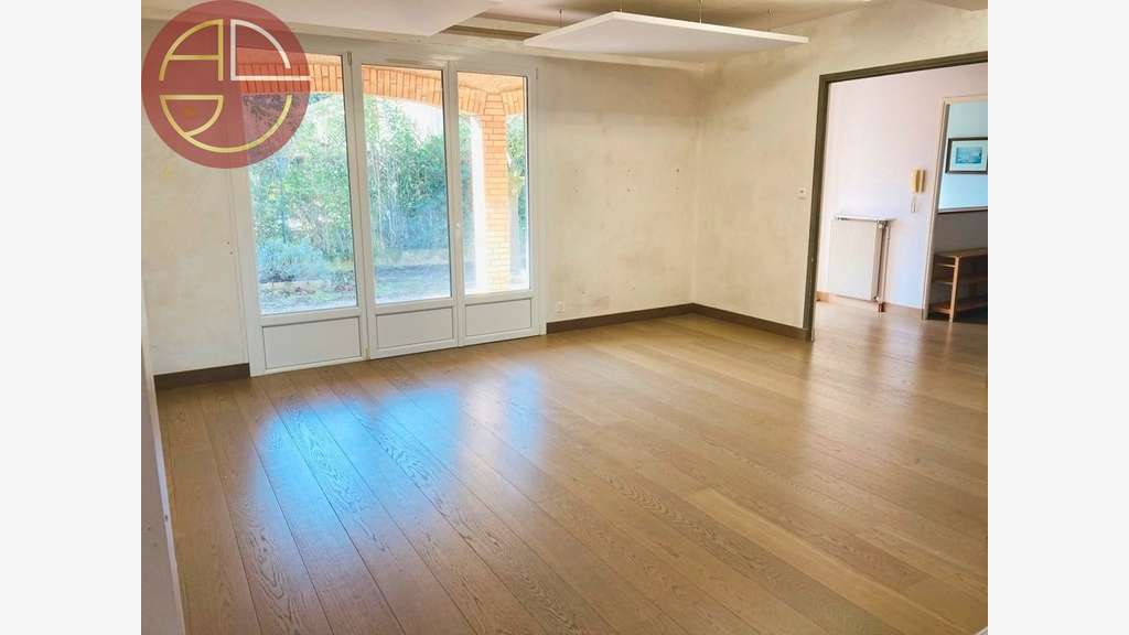 Vente bureaux de 196m² avec log à Castanet-Tolosan