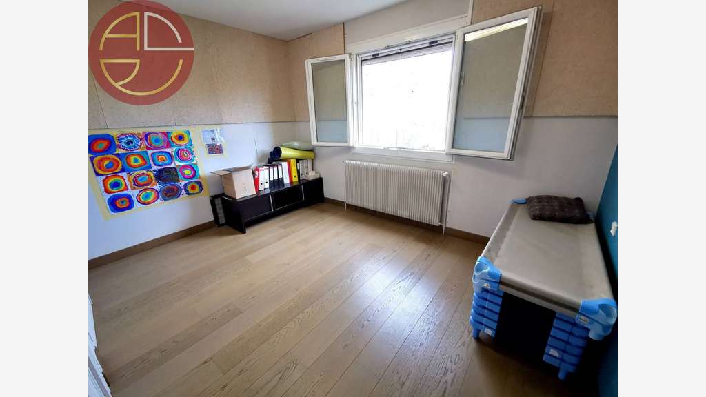 Vente bureaux de 196m² avec log à Castanet-Tolosan