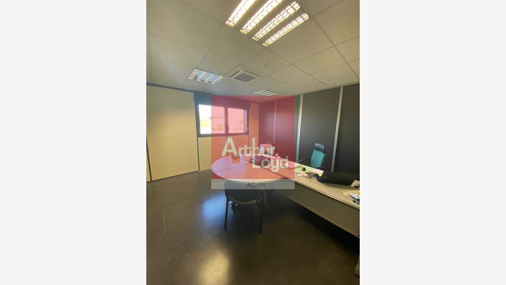 Local d'activité 1503m² à vendre à Castelculier