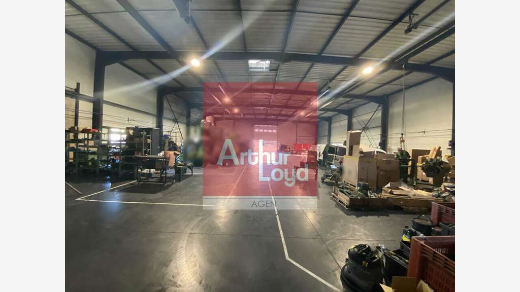 Local d'activité 1503m² à vendre à Castelculier