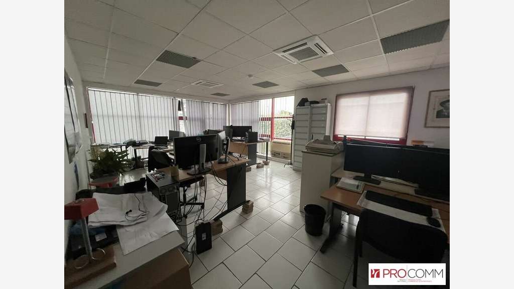 Bureaux de 160m² à vendre empl premium à Cavaillon