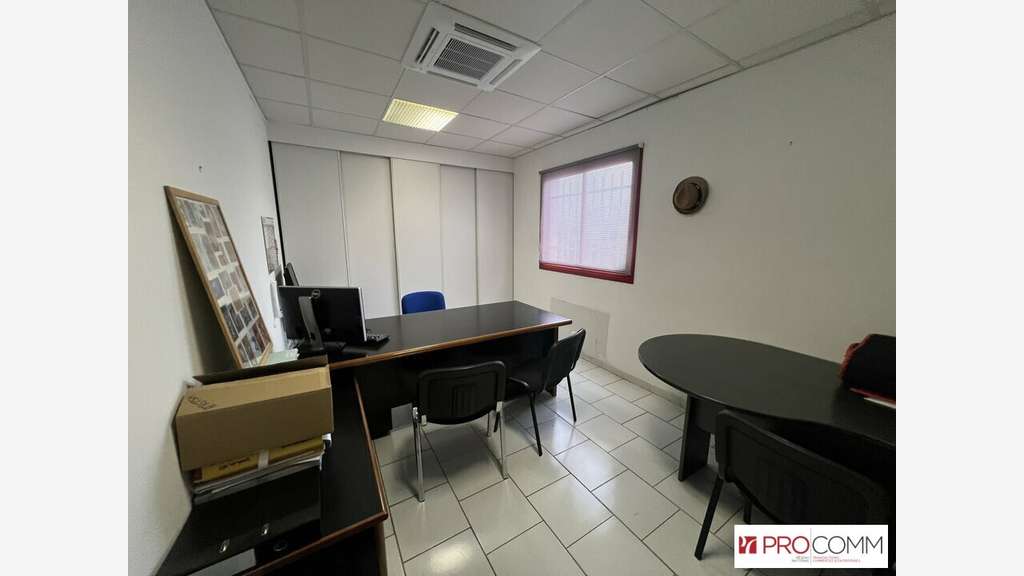Bureaux de 160m² à vendre empl premium à Cavaillon