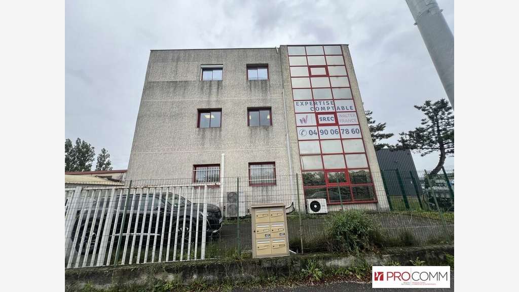 Bureaux de 160m² à vendre empl premium à Cavaillon