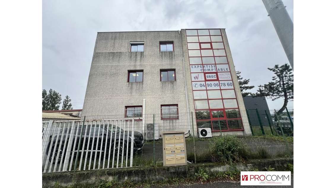 Bureaux de 160m² à vendre empl premium à Cavaillon