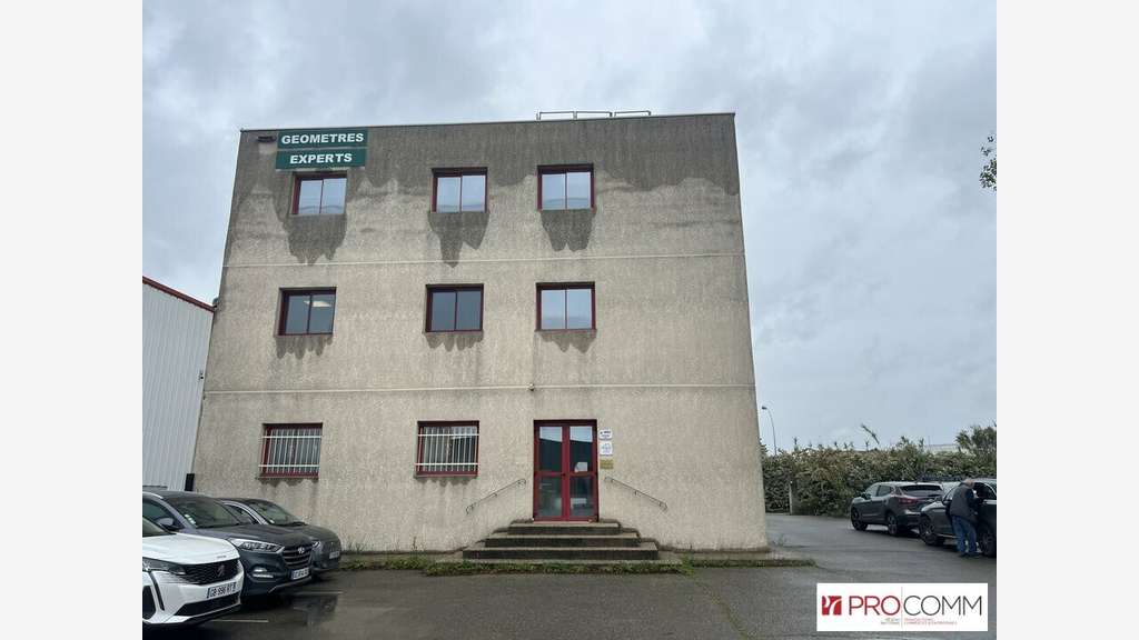 Bureaux de 160m² à vendre empl premium à Cavaillon